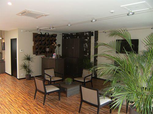 Bhb Hotel Bagnols-sur-Cèze Esterno foto